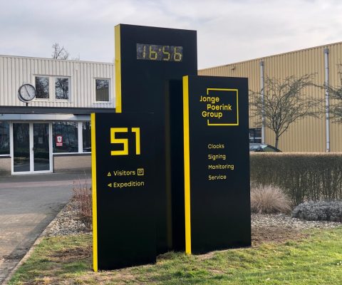 Grote reclamezuil Jonge Poerink